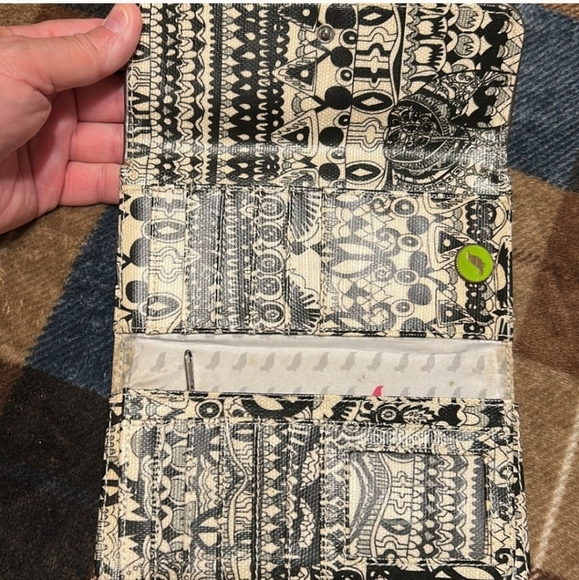 Sakroots Black and Beige Patterned Wallet - Picture 7 of 15